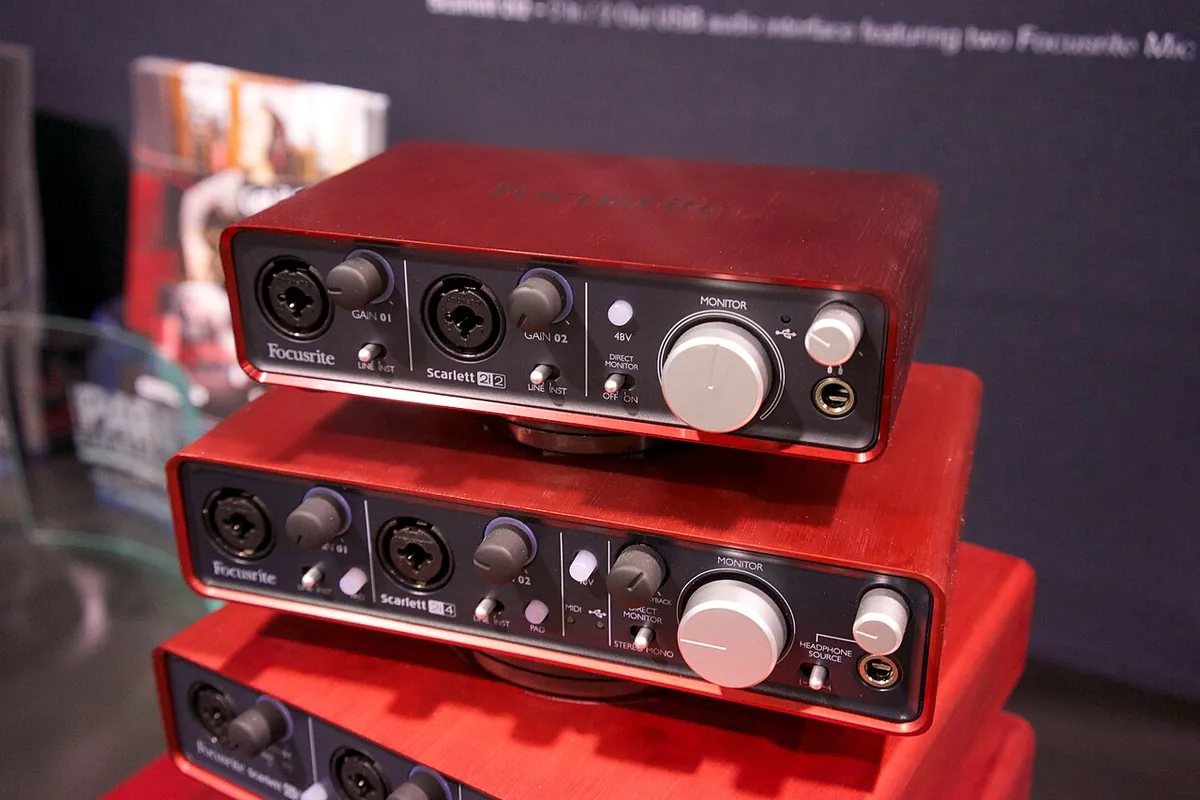 Red USB audio interfaces with microphone inputs